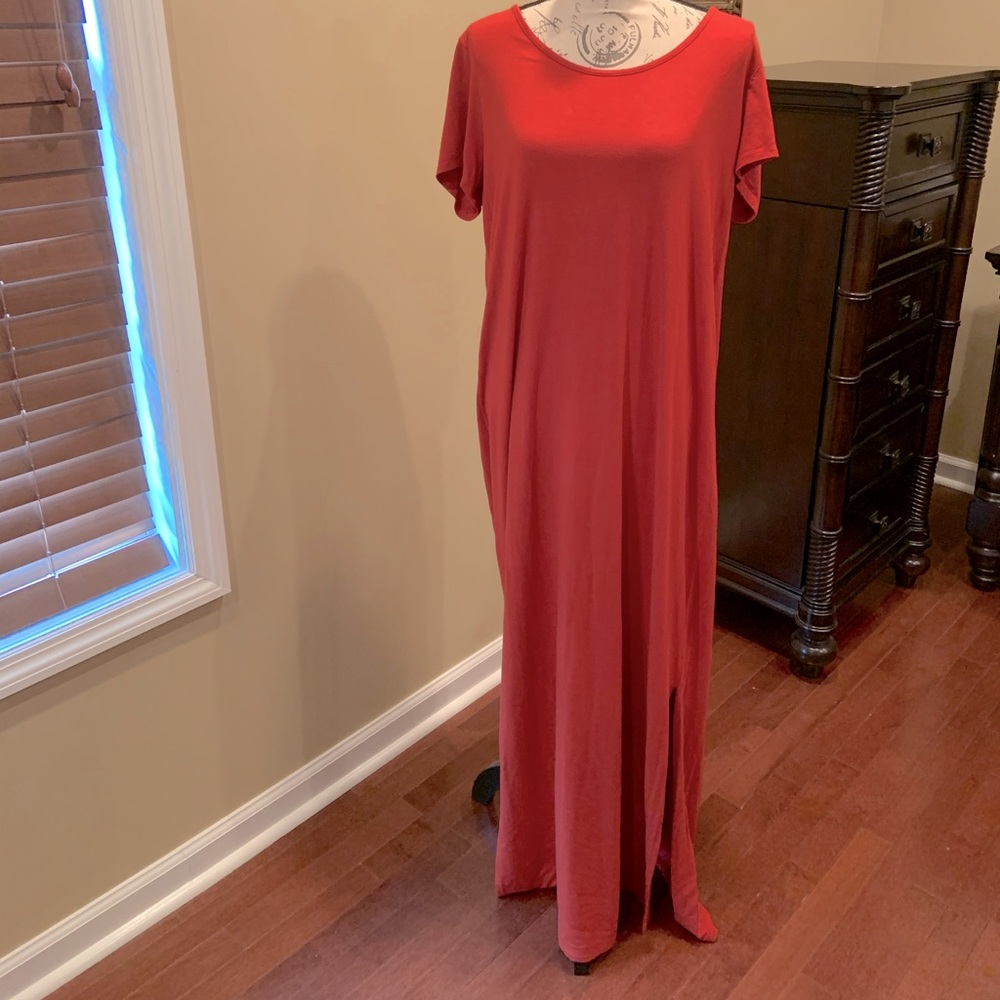 Maxi - Picture 1 of 2